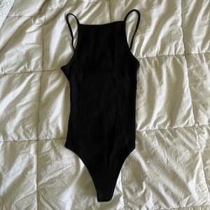 Aritzia Wilfred Ribbed Halter Bodysuit